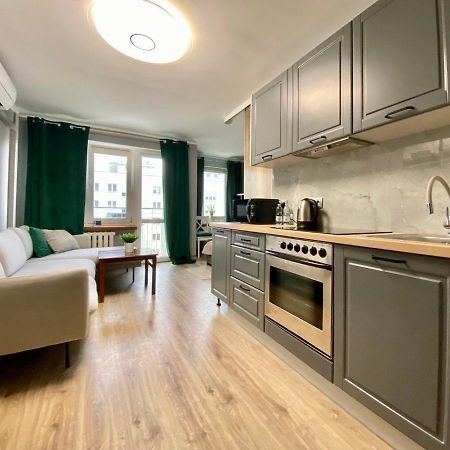 K22 Al Jana Pawla II Apartments 1 วอร์ซอ ภายนอก รูปภาพ